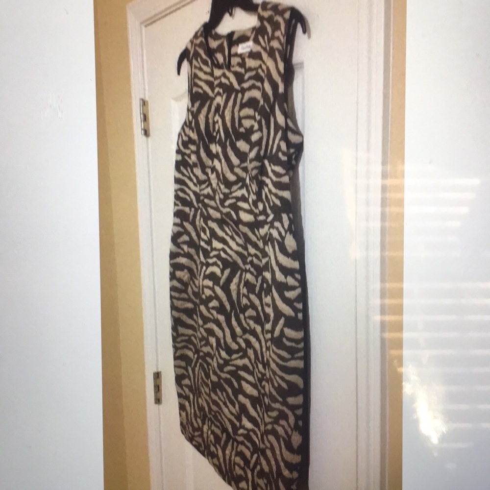 Ladies dress - Picture 3 of 5